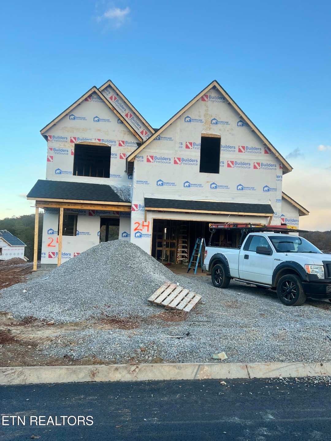 198 Limelight Ln, Lenoir City, TN 37772 - photo 1