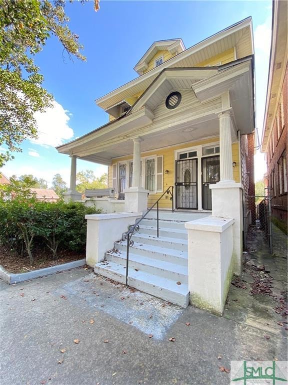 541 E Henry St, Savannah, GA 31401 - photo 1