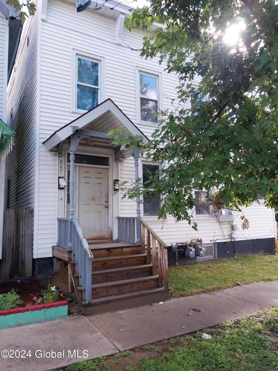 827 Emmett St, Schenectady, NY 12307 - photo 1