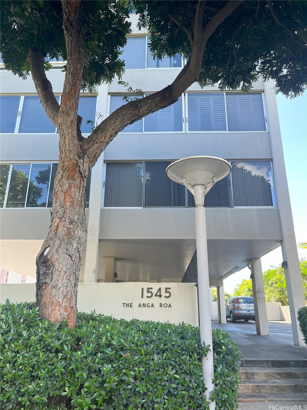 1545 Nehoa St unit 404, Honolulu, HI 96822 - photo 1