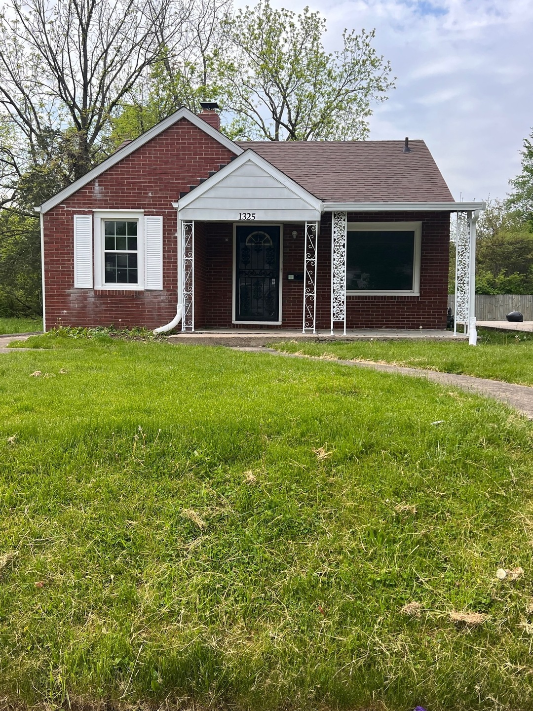 1325 W 13th St, Anderson, IN 46016 - photo 1