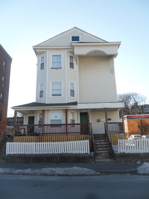 4 Preston St, Worcester, MA 01610 - photo 1