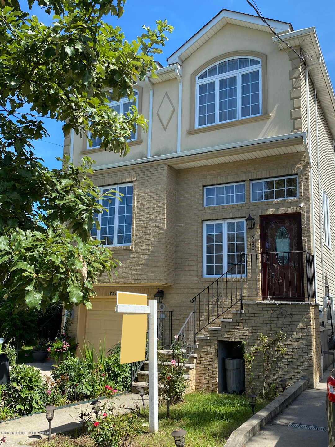 660 Quincy Ave, Staten Island, NY 10305 - photo 1
