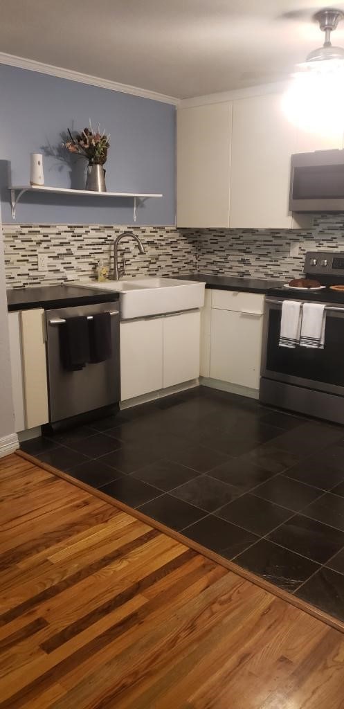 206 Mclemore Dr, Alvin, TX 77511 - photo 1