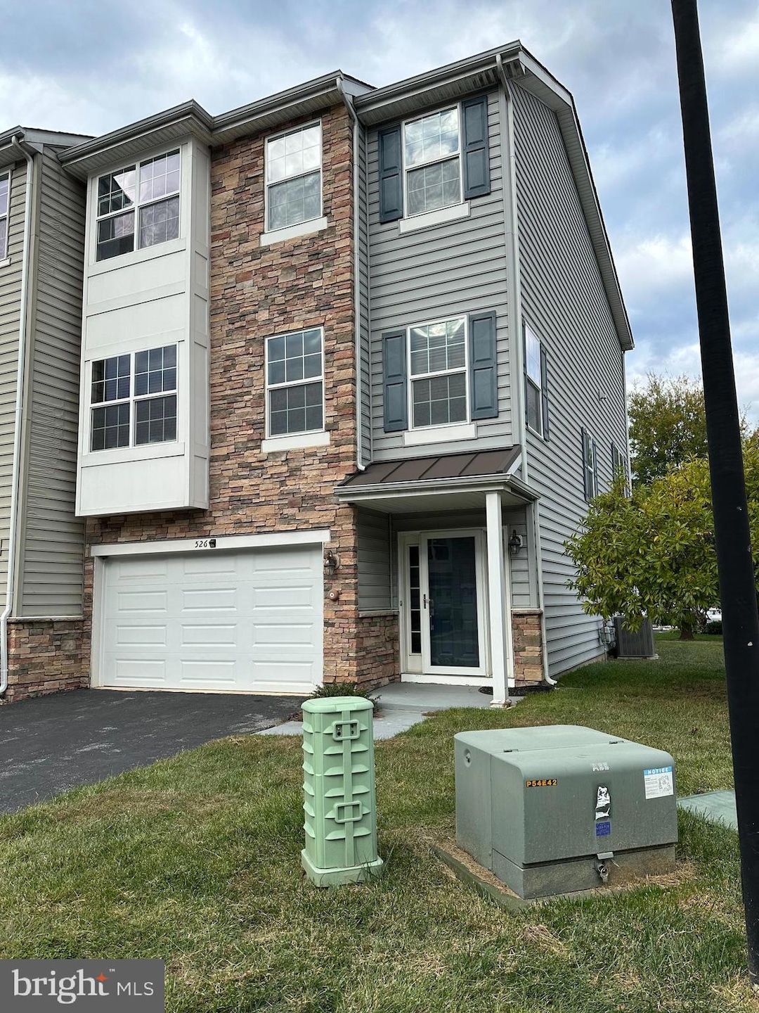 526 S Twin Lakes Blvd, Newark, DE 19711 - photo 1