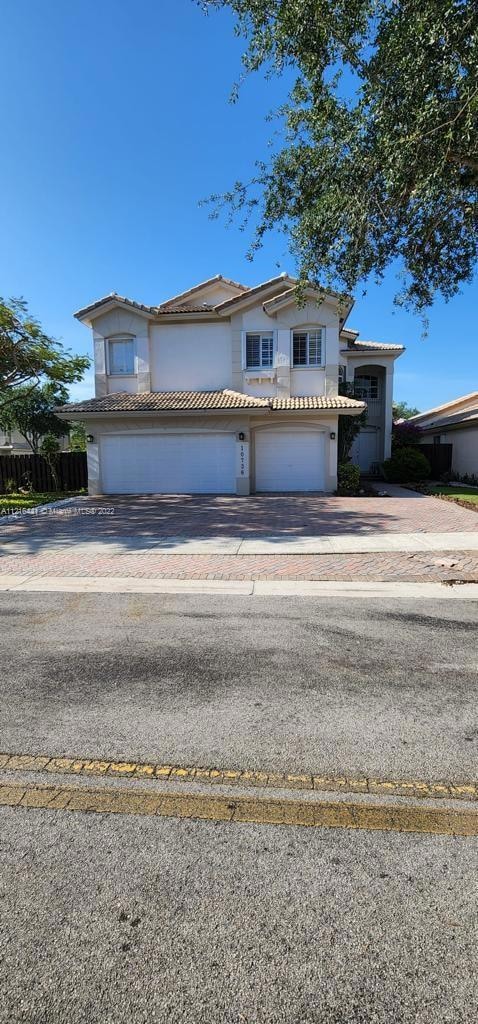 10736 NW 70th Terrace, Doral, FL 33178 - photo 1