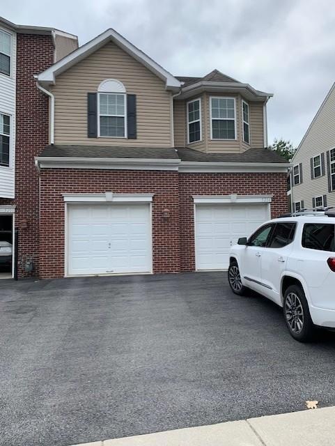 5204 Spring Ridge Dr E, Macungie, PA 18062 - photo 1