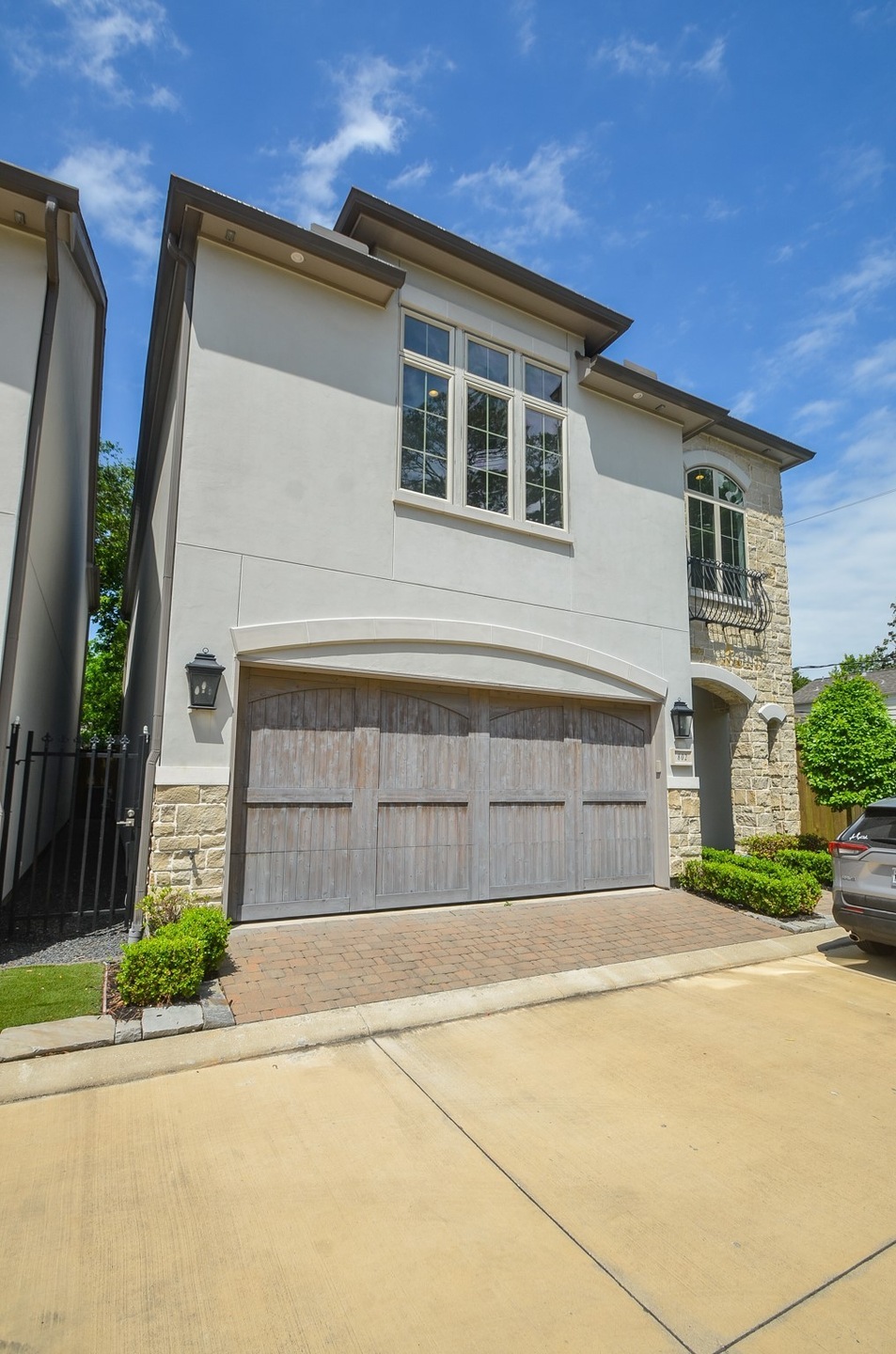 802 Remington Glade Dr, Houston, TX 77042 - photo 1