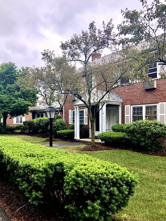 4 Emerson Gardens Rd unit 4, Lexington, MA 02420 - photo 1