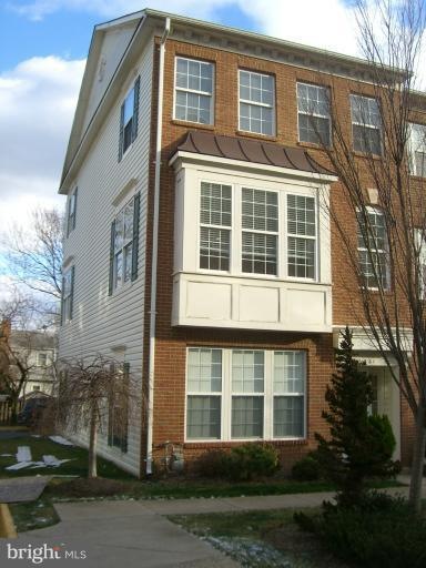 2361 Huntington Station Ct, Alexandria, VA 22303 - photo 1