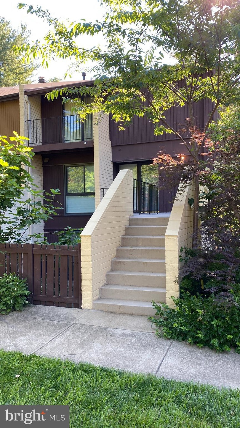 11116 Saffold Way, Reston, VA 20190 - photo 1