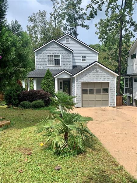 Instant equity in Oakhurst!  This adorable craftsm