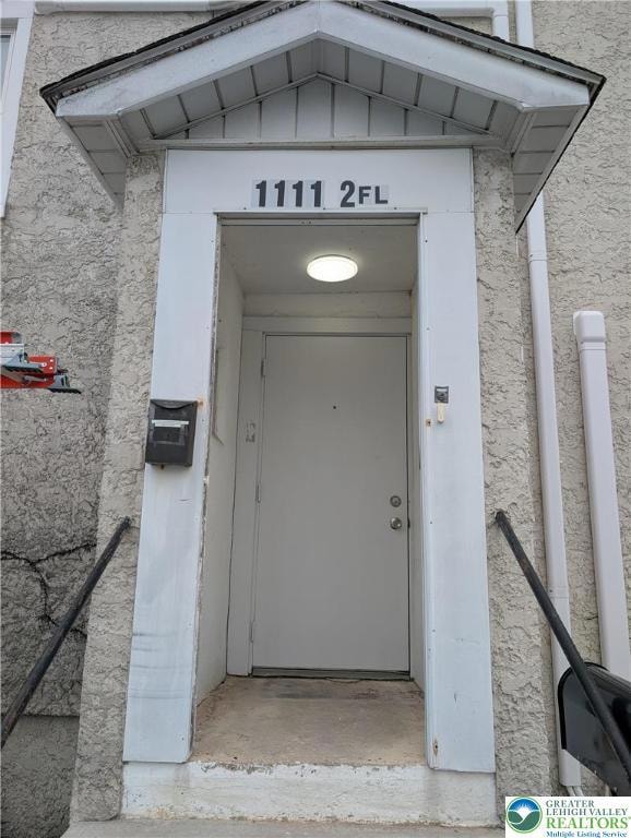 1111 Catasauqua Rd unit 2nd floor, Whitehall, PA 18052 - photo 1