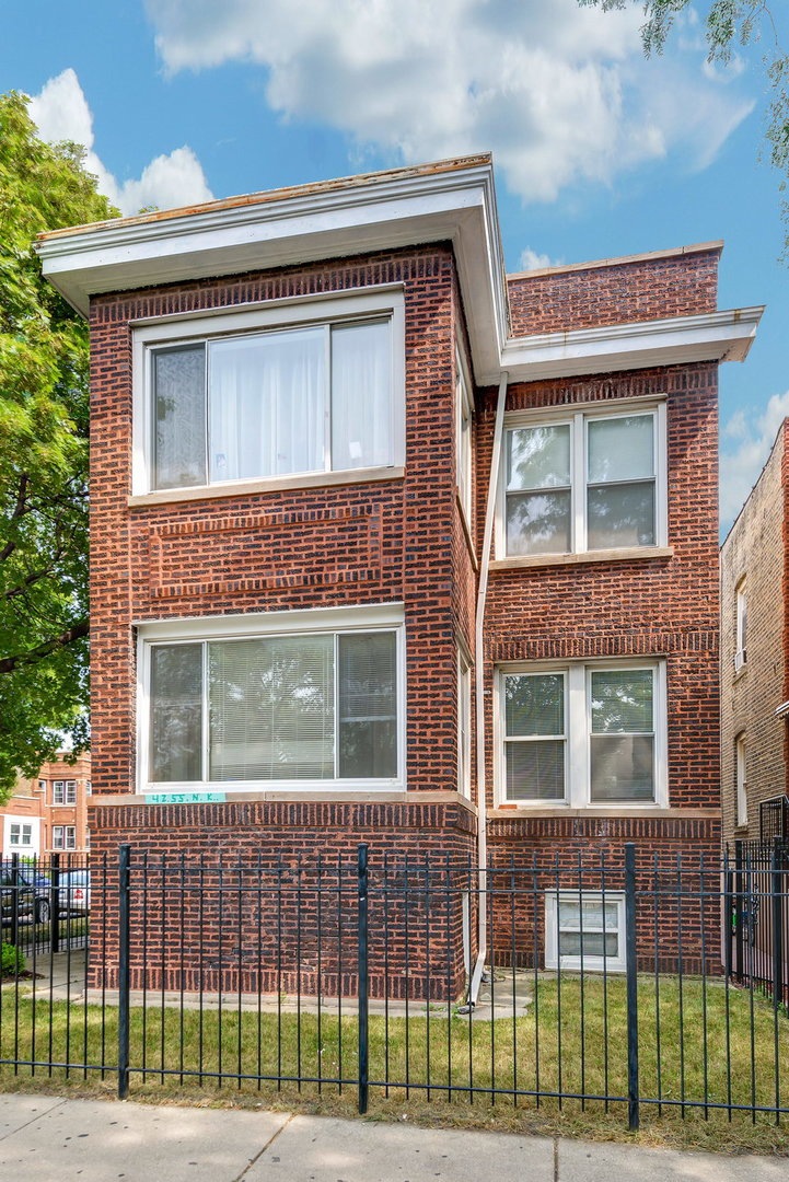 4255 N Kimball Ave, Chicago, IL 60618 - photo 1