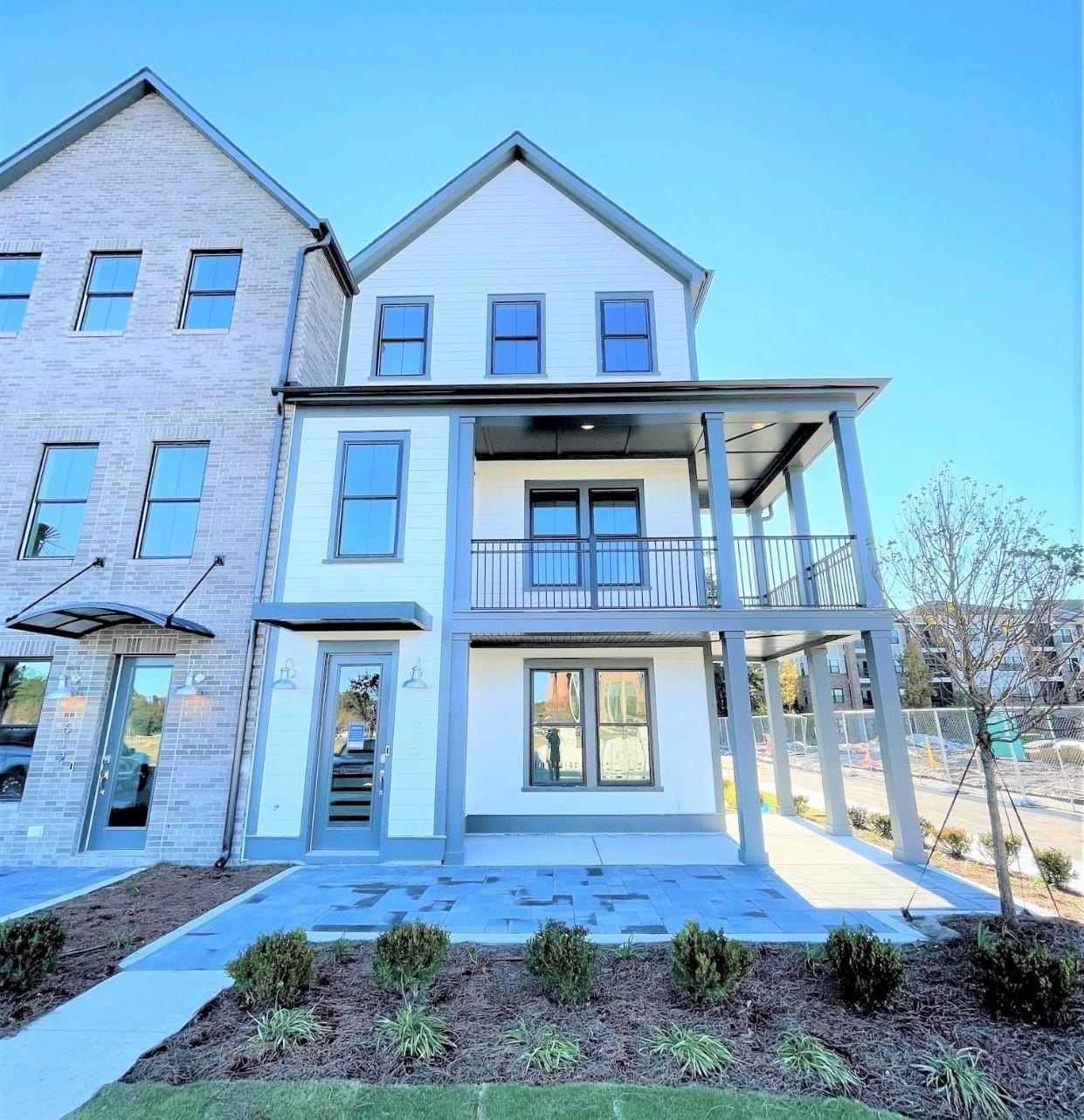 Coleman End Unit Exterior