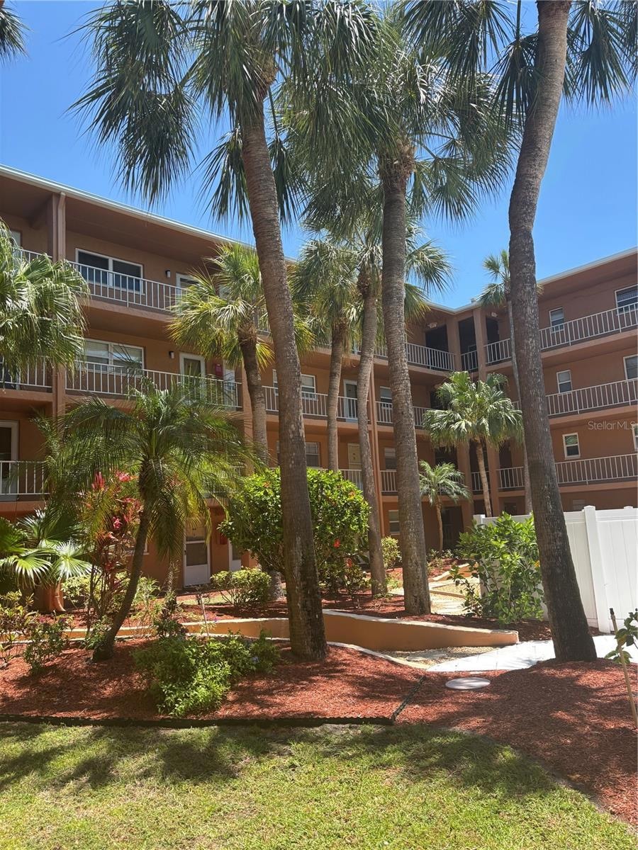 For Rent $1,600/month • Co-Listing Agent