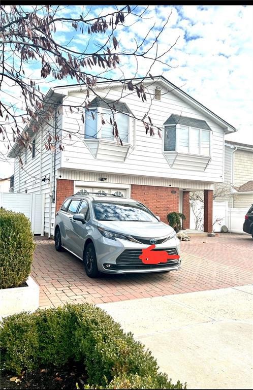 156-23 89th St, Jamaica, NY 11414 - photo 1