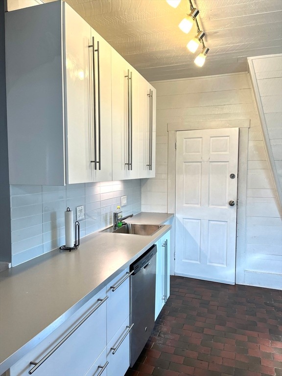 74 Newhall St unit 7, Lynn, MA 01902 - photo 1