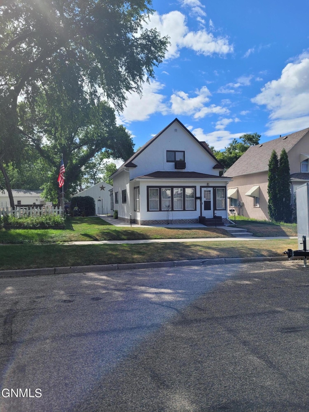 224 4th Ave SW, Jamestown, ND 58401 - photo 1