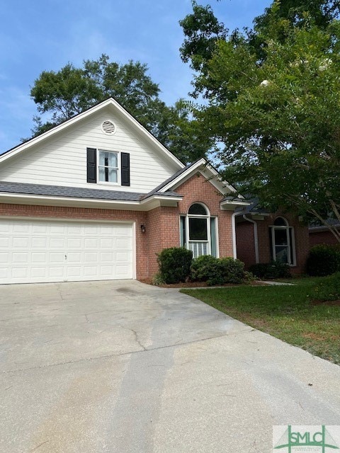 Quaint home on quiet cul-de-sac!