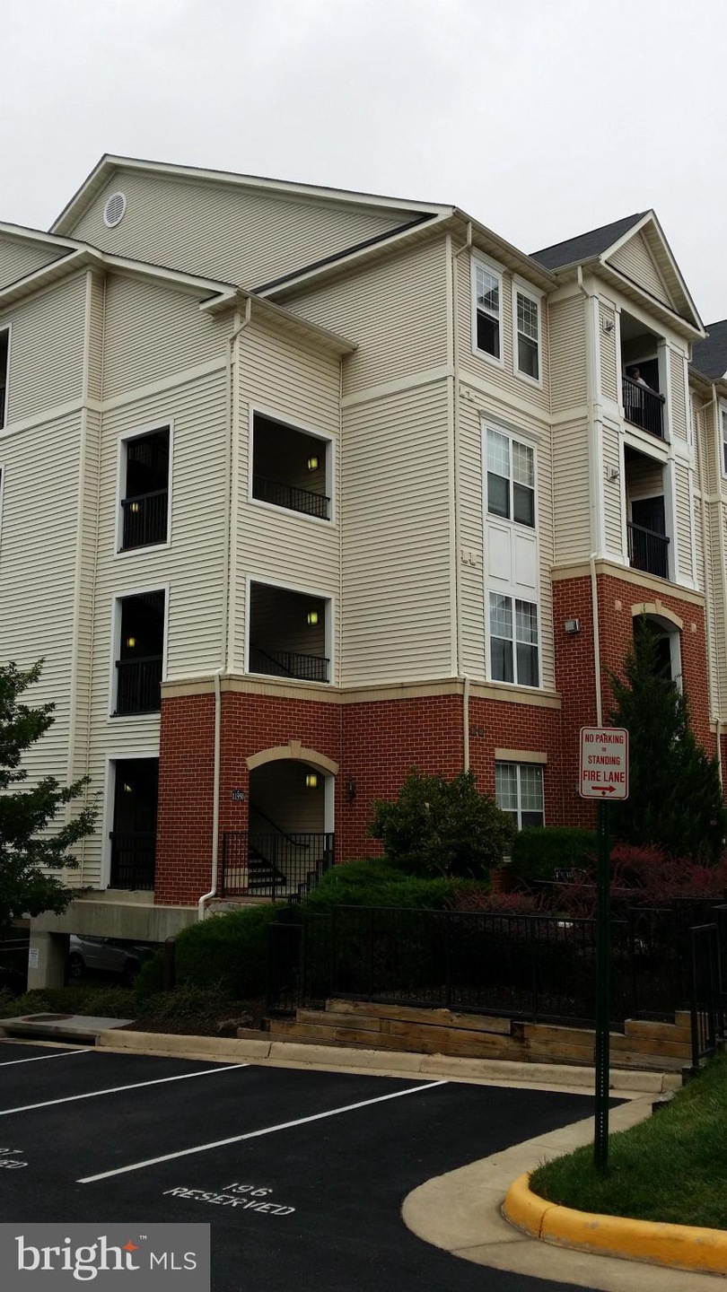 11352 Aristotle Dr unit 7-302, Fairfax, VA 22030 - photo 1