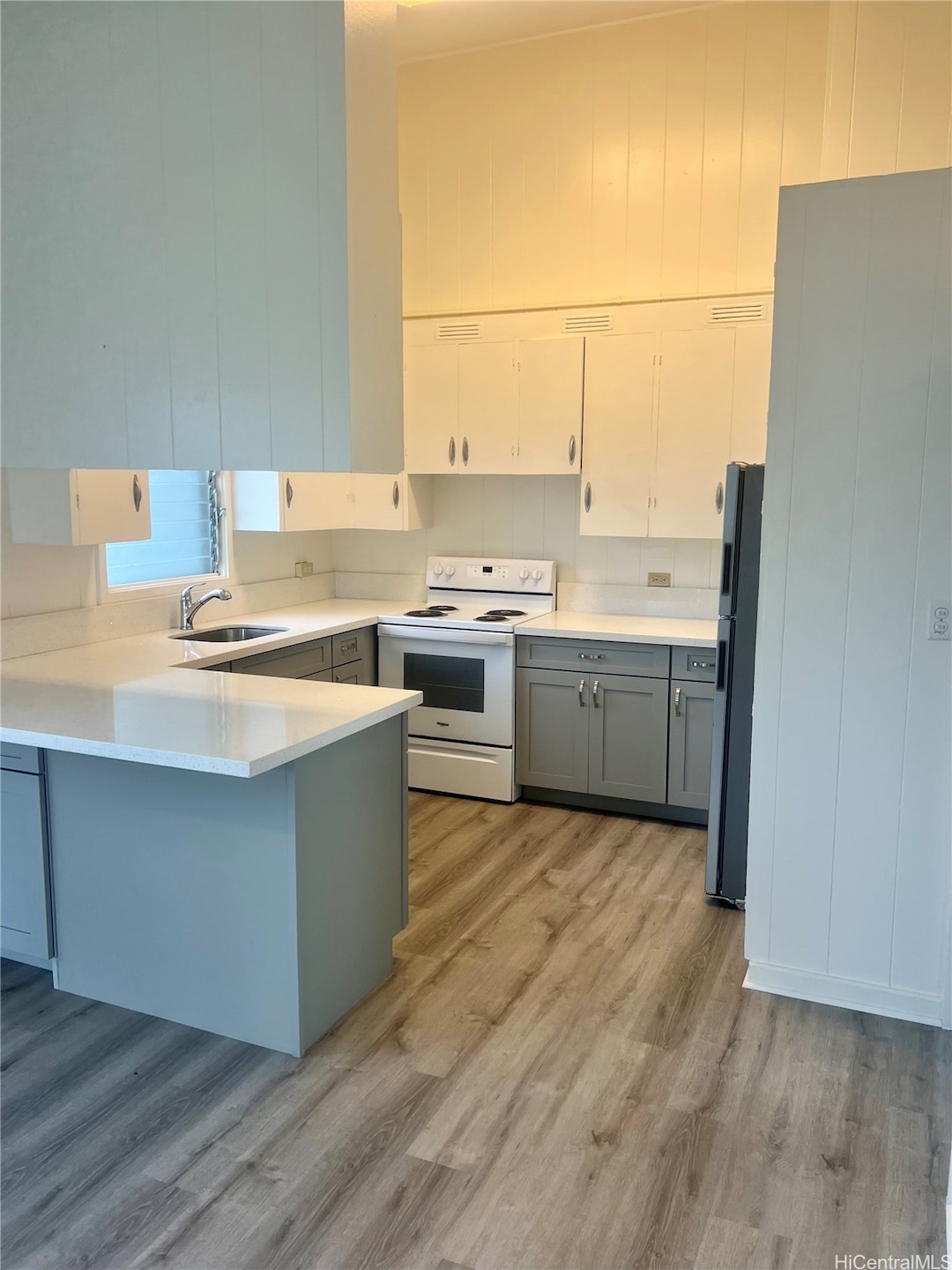 141 Kihapai St unit 4, Kailua, HI 96734 - photo 1