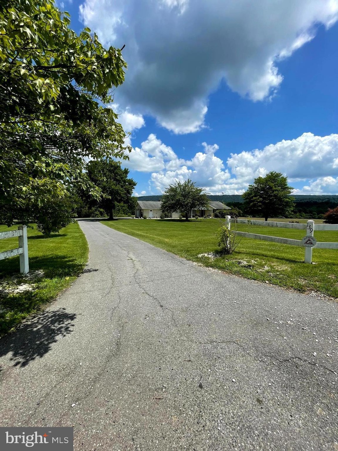 139 Puffenburger Ln, Hedgesville, WV 25427 - photo 1