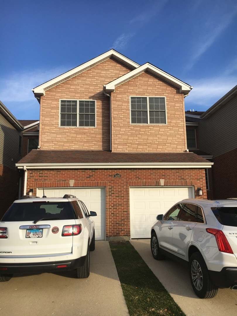 1420 Charles St unit 200, Naperville, IL 60563 - photo 1