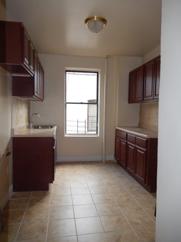 111 Ellwood St unit 5E, New York, NY 10040 - photo 1