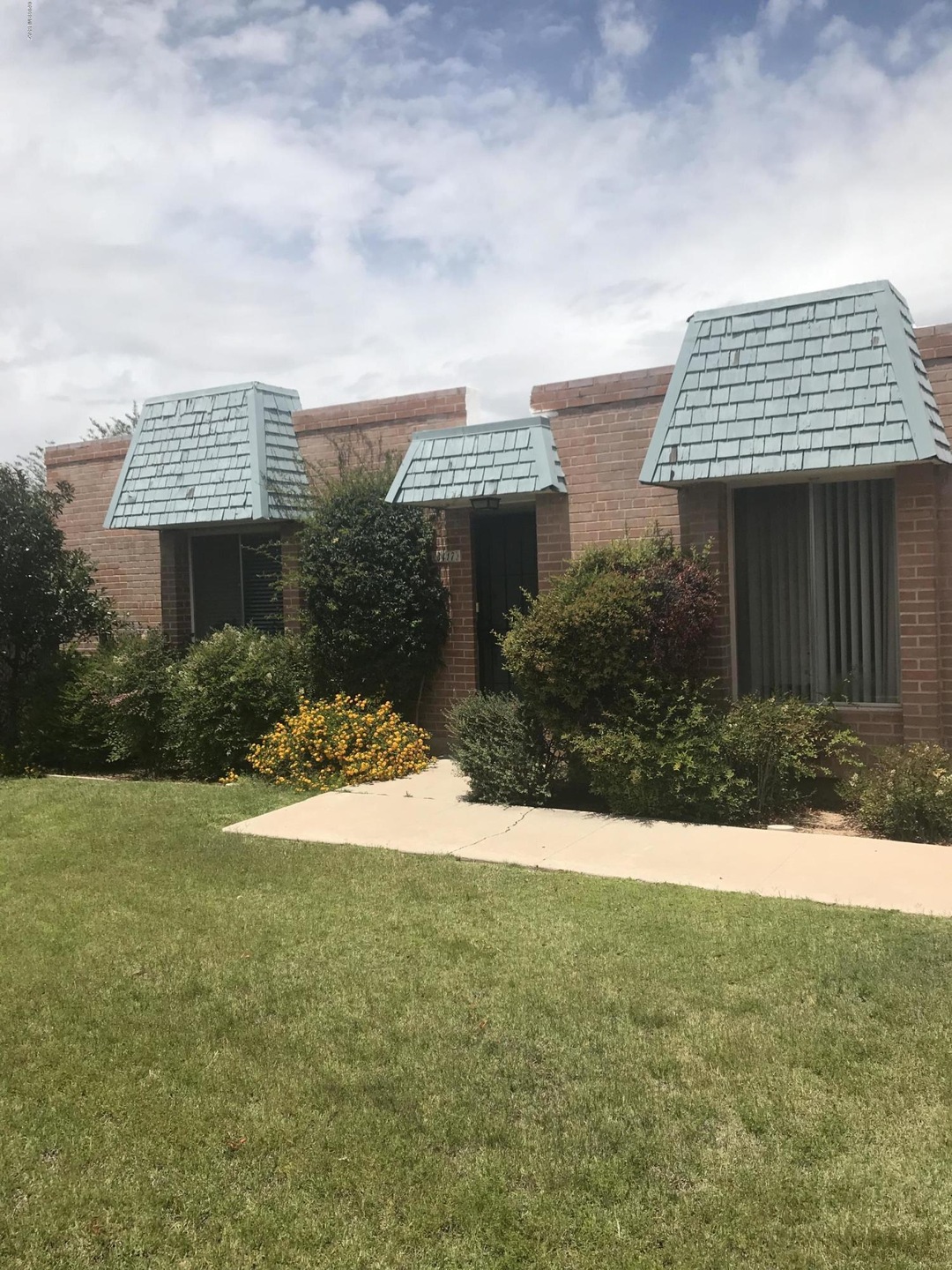 3417 E. Seneca St. - Front