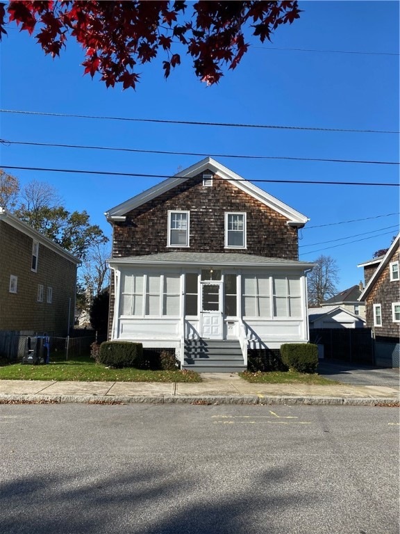29 Vaughan Ave, Newport, RI 02840 - photo 1
