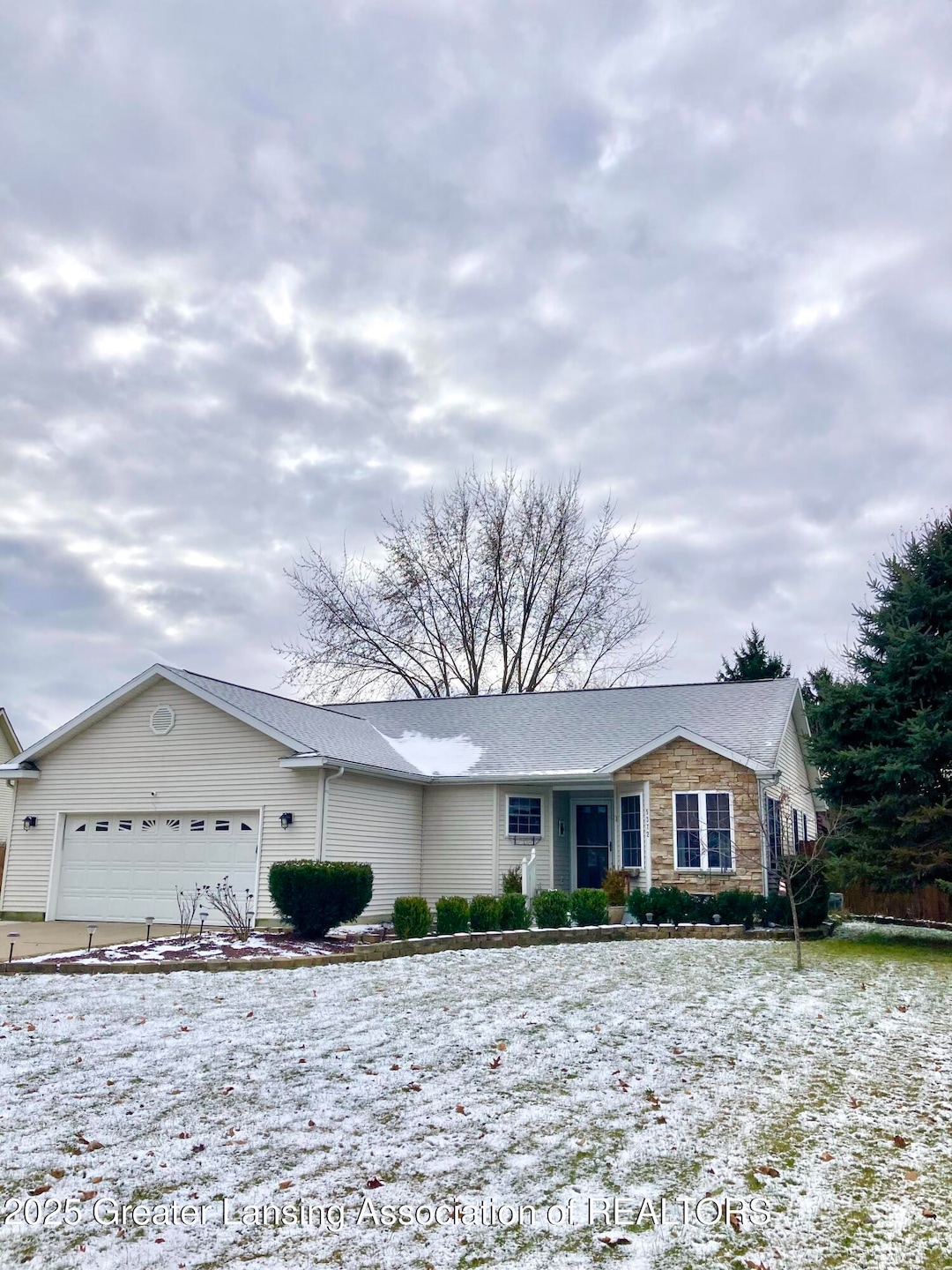 5372 Mirage Cir unit 30, Dimondale, MI 48821 - photo 1