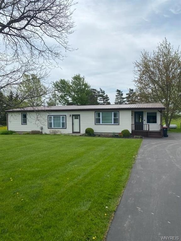 8968 Ernest Rd, Middleport, NY 14105