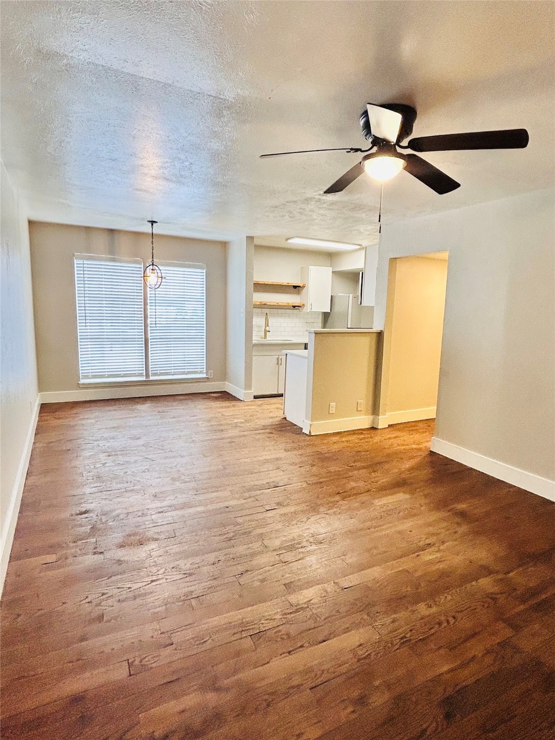 2211 S Vernon Ave unit 207, Dallas, TX 75224 - photo 1
