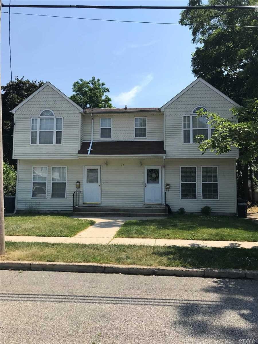 42 Edgewood Rd, Port Washington, NY 11050 - photo 1