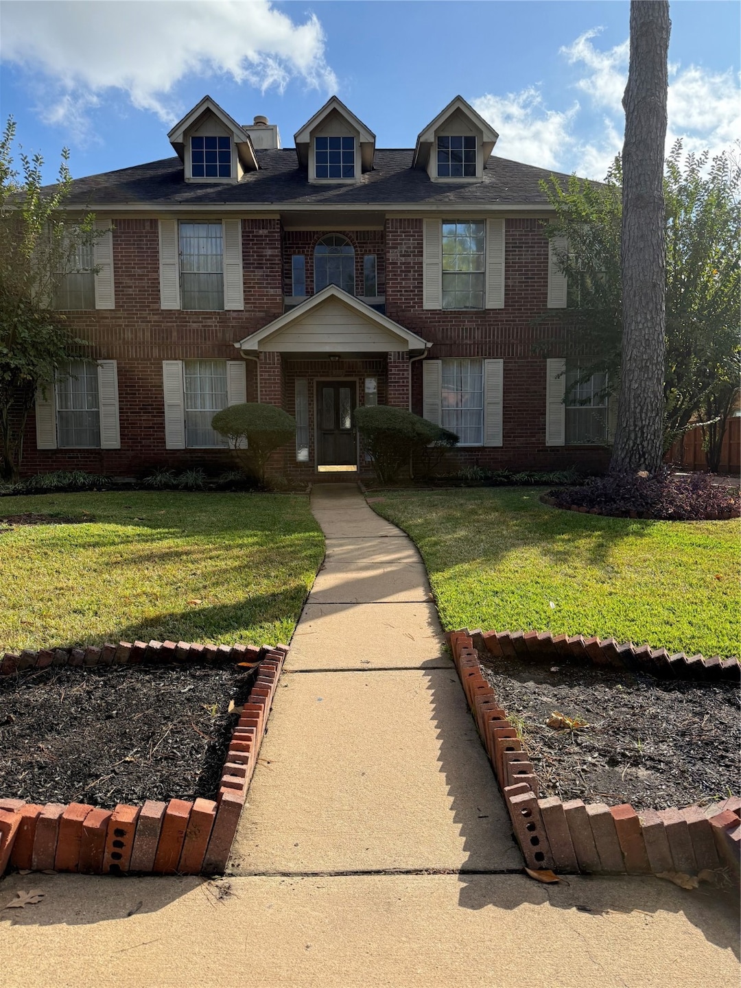 9731 New Kent Dr, Sugar Land, TX 77498 - photo 1