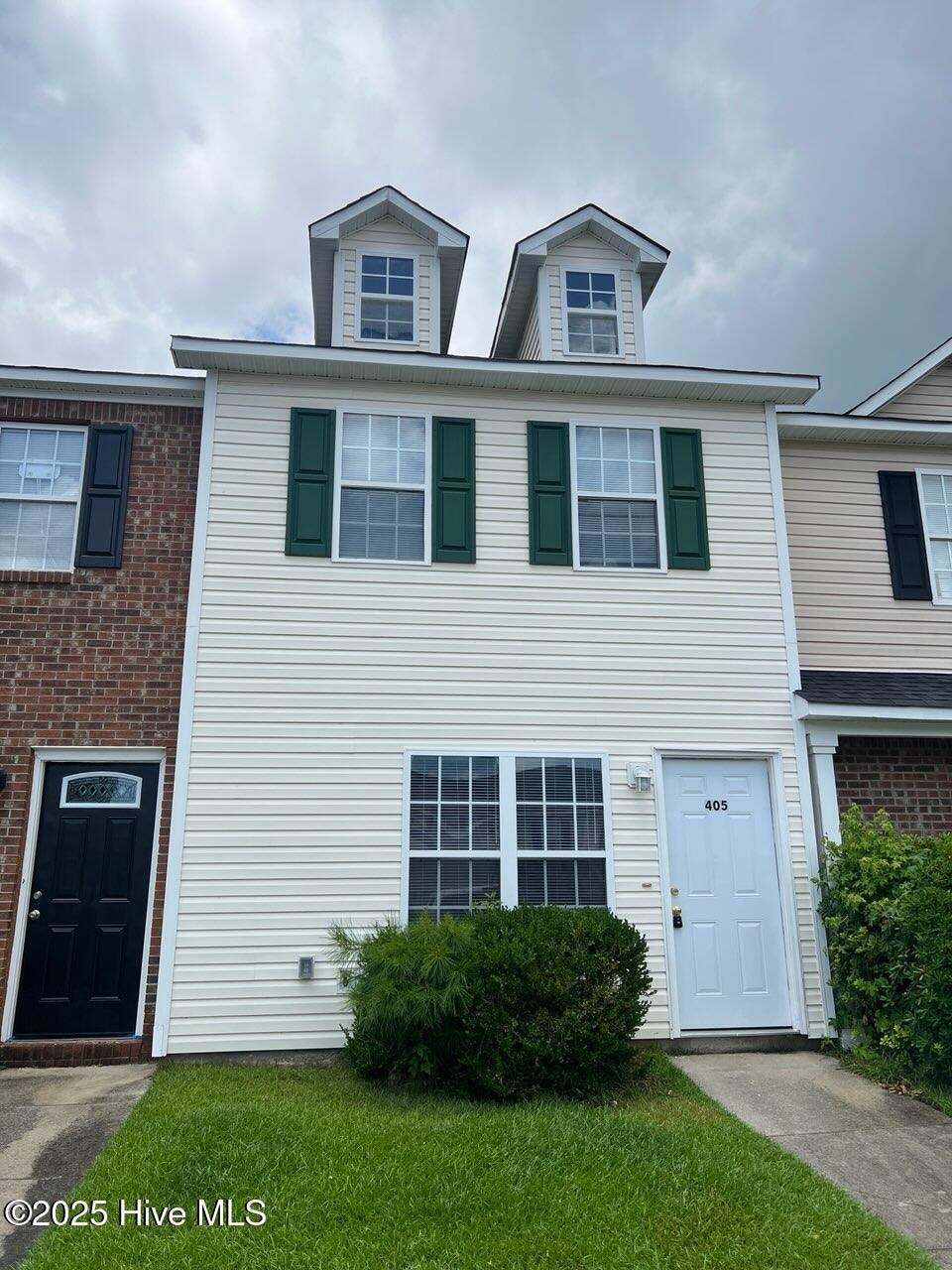 For Rent $1,250/month