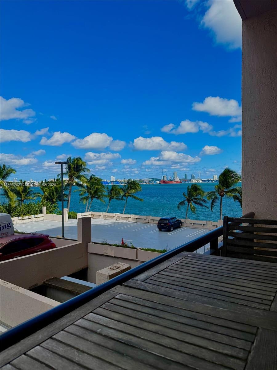 Brickell Key Two Condo unit 522, Miami, FL 33131 - photo 1