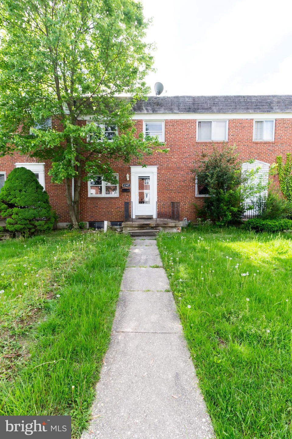 1307 Halstead Rd, Parkville, MD 21234 - photo 1