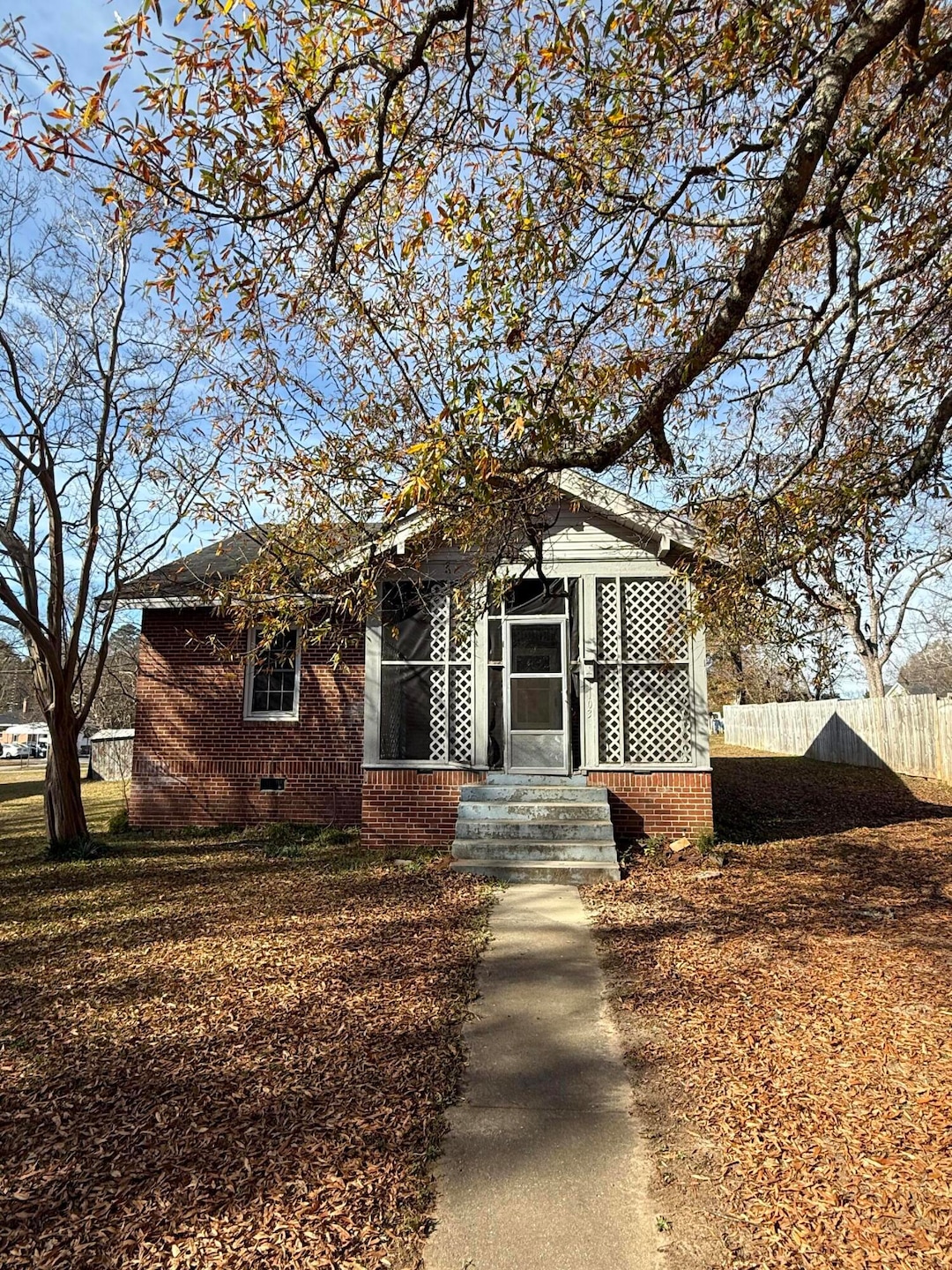 136 Mccary St, Edgefield, SC 29824 - photo 1