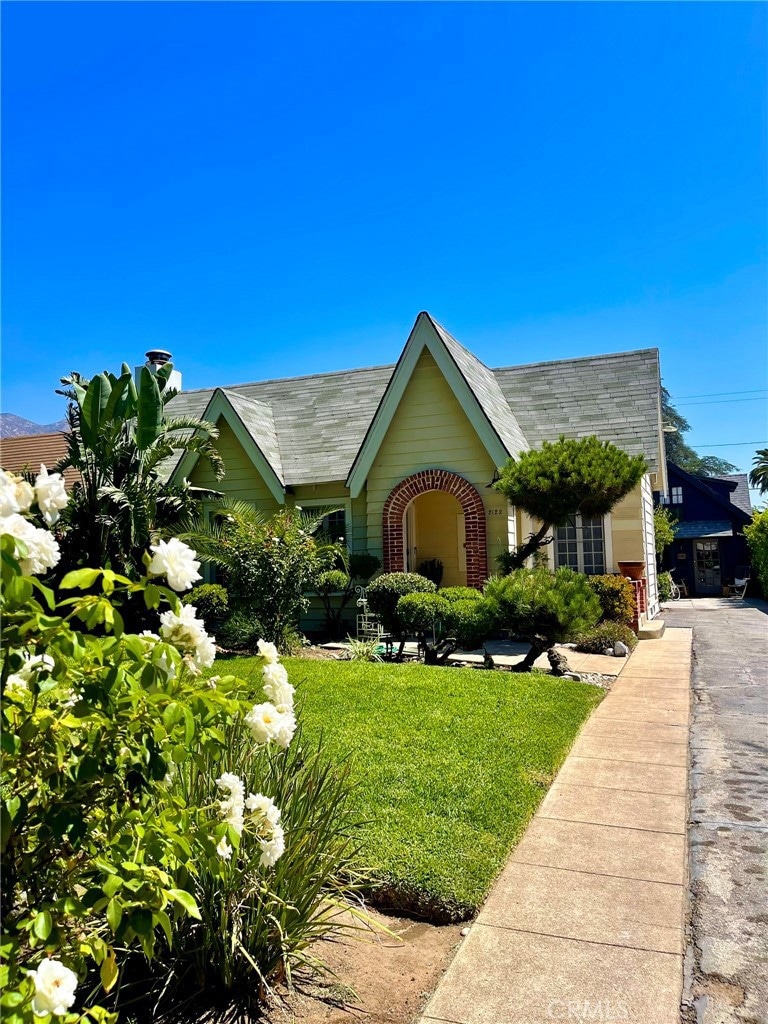 2122 Navarro Ave, Altadena, CA 91001 - photo 1