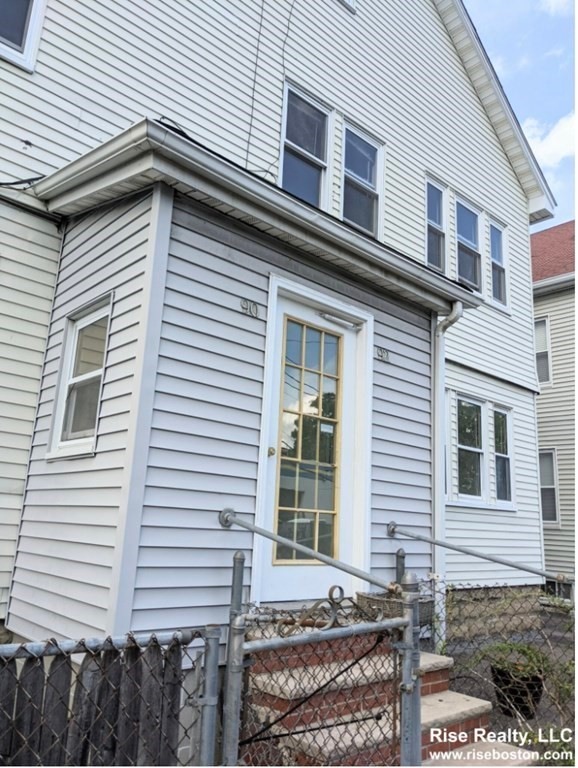 90 Empire St unit 1, Allston, MA 02134 - photo 1