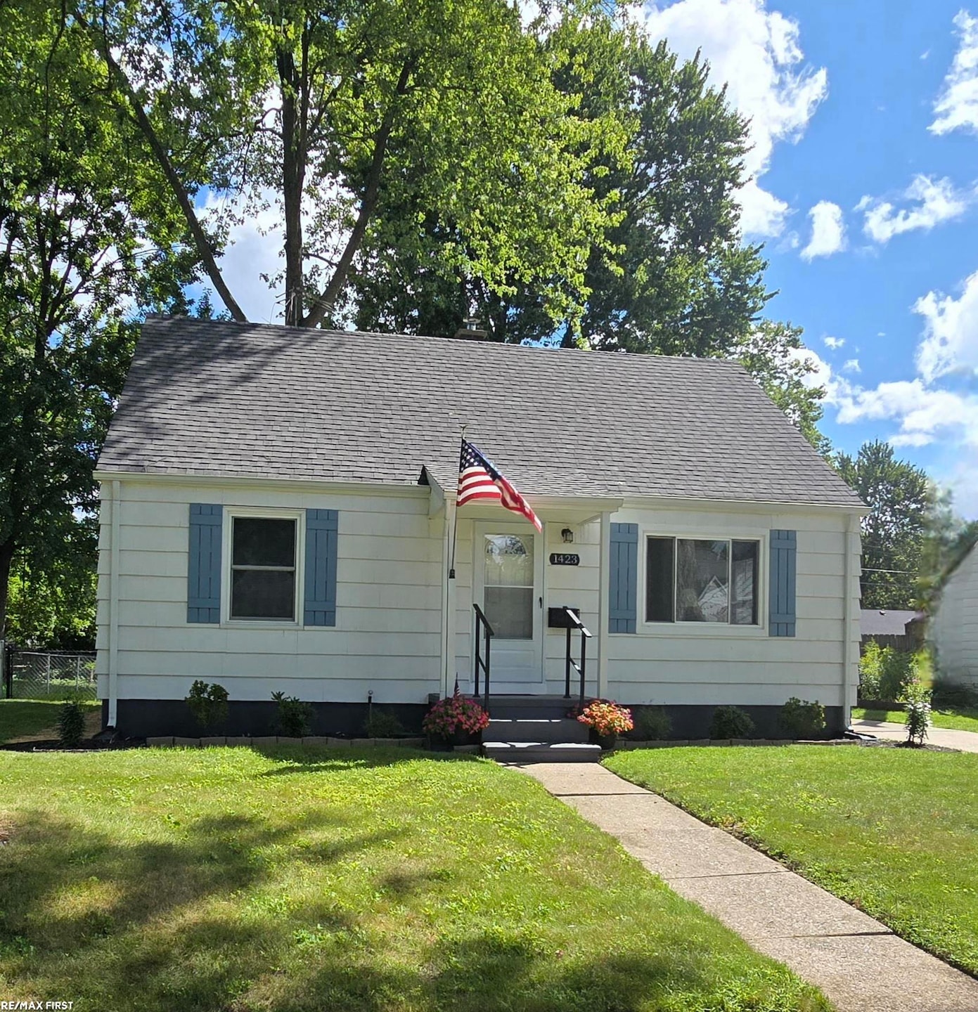 Under Contract $194,900