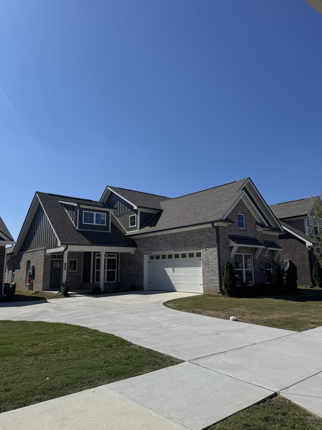 For Sale $622,326 • Co-Listing Agent