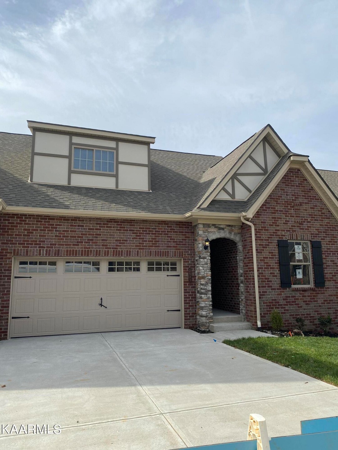 933288C2-2C22-401D-BA38-C06AB607DCAC