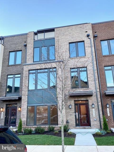 22538 Foundation Dr, Ashburn, VA 20148 - photo 1