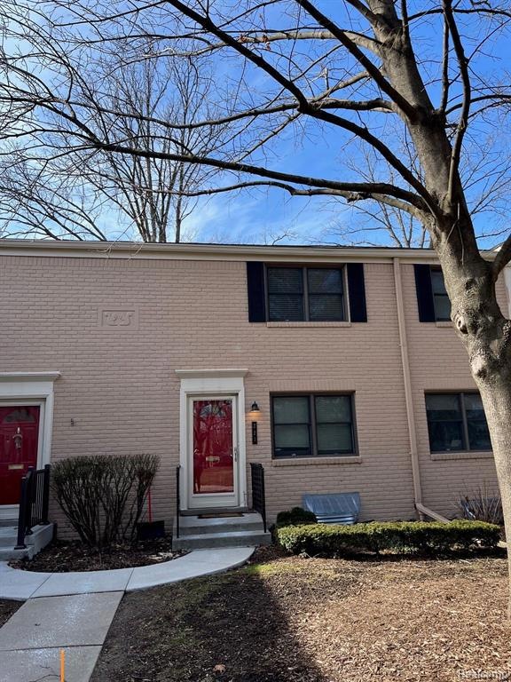 721 N Eton St unit 13, Birmingham, MI 48009 - photo 1