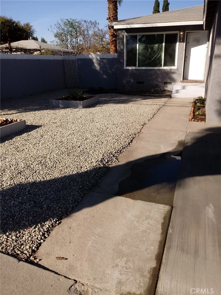 1511 E 120th St, Los Angeles, CA 90059 - photo 1