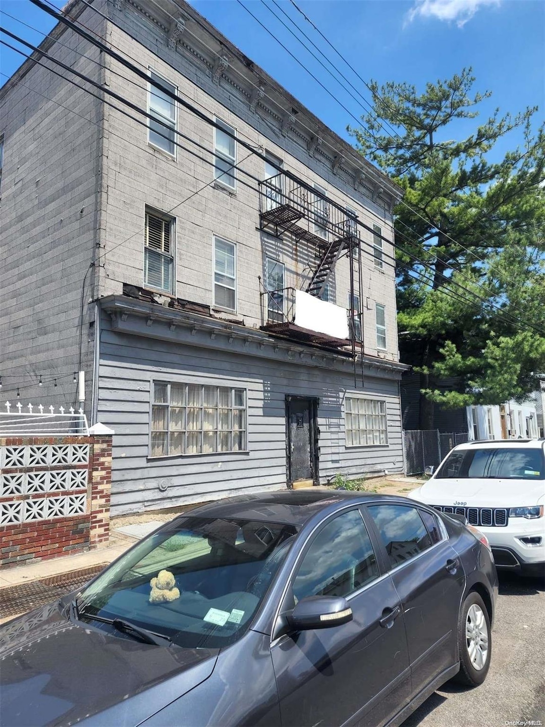 86-05 95th Ave, Ozone Park, NY 11416 - photo 1