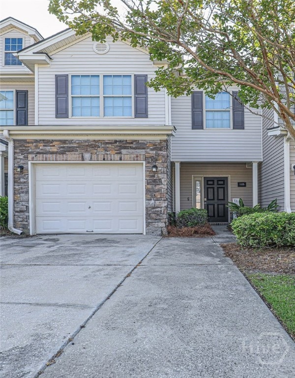 Front Exterior w/ 4 parking spaces